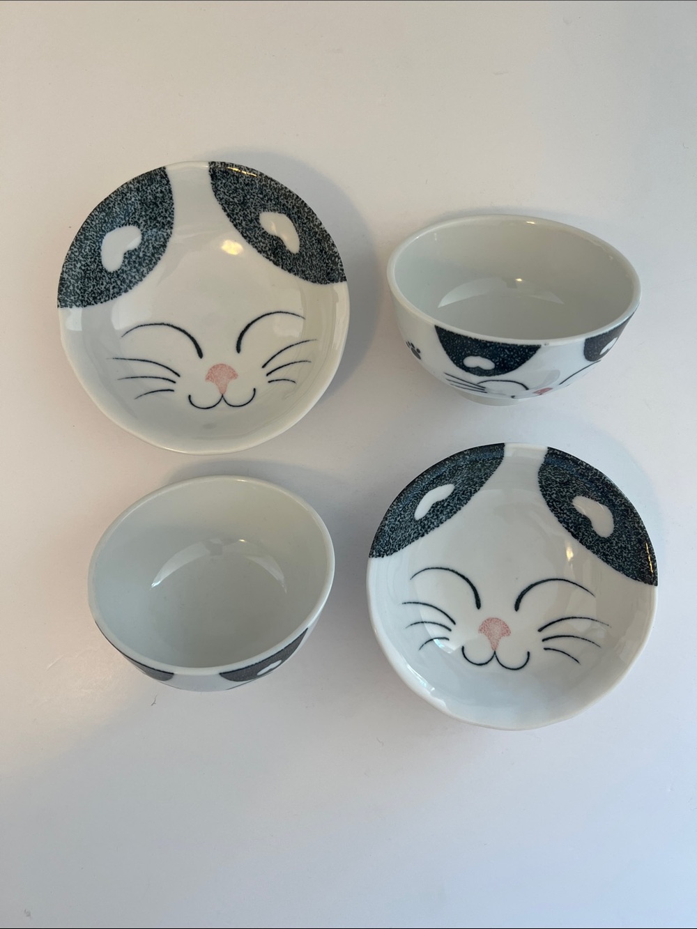 Set of Four Ceramic Bowls with Whimsical Cat Design -  Japanese Decor